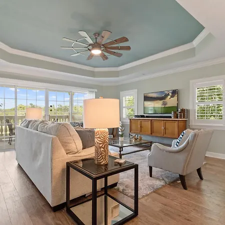 Centre Court Seagrove Villa
